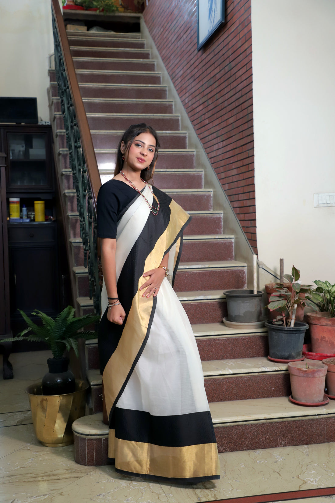 Classic Black & Gold Handloom Saree – Minimal Elegance, Maximum Impact