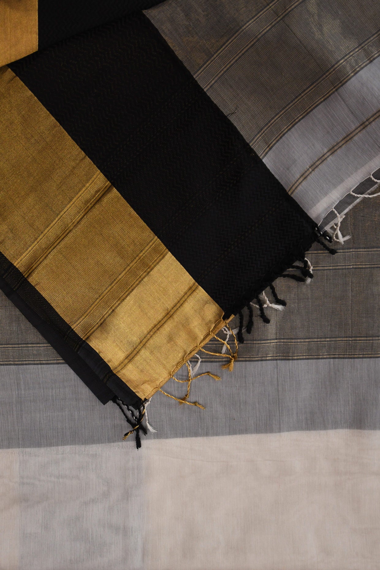 Classic Black & Gold Handloom Saree – Minimal Elegance, Maximum Impact