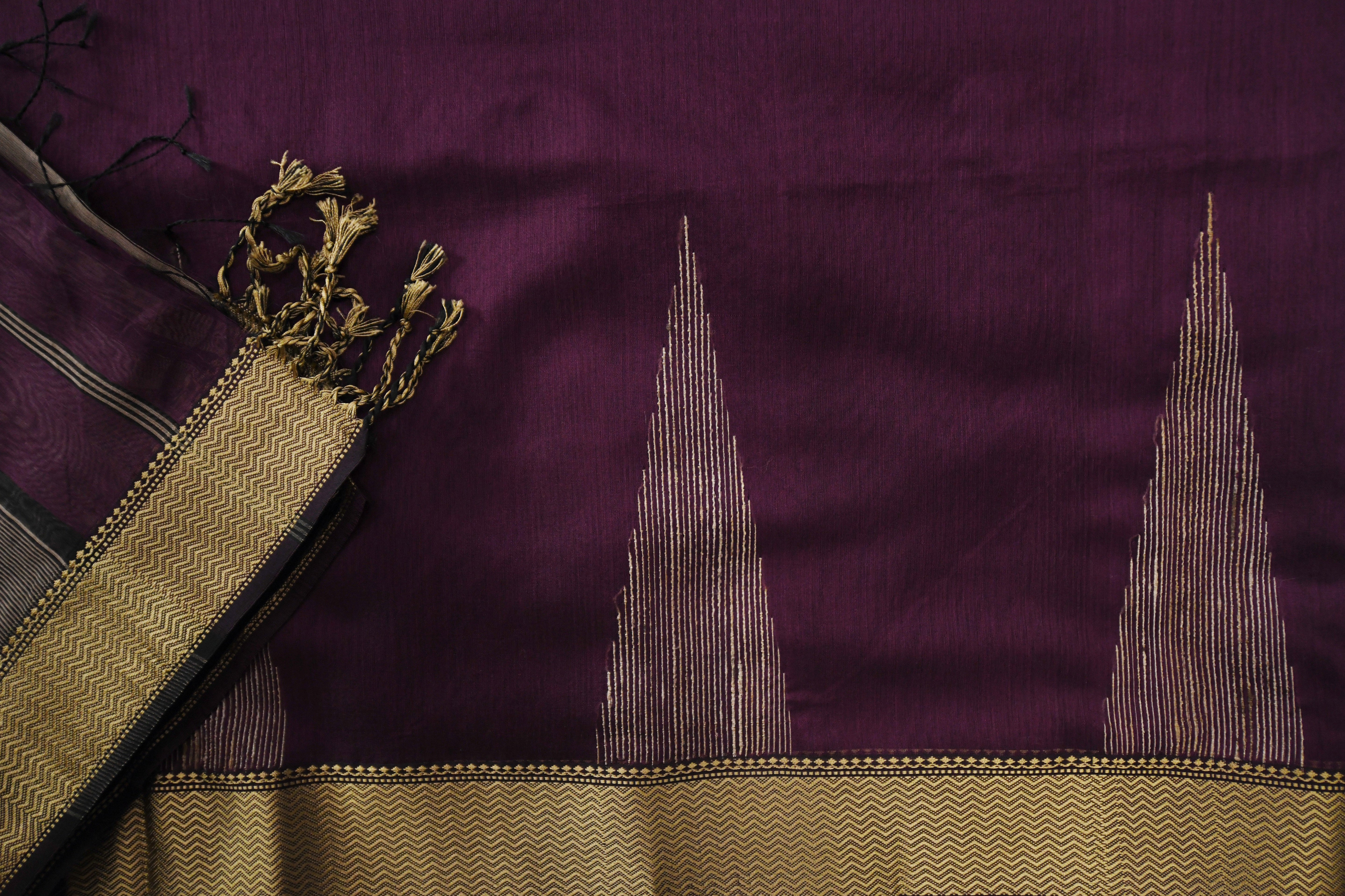 Royal Wine Silk Saree with Temple Motifs & Zari Border – Regal Elegance